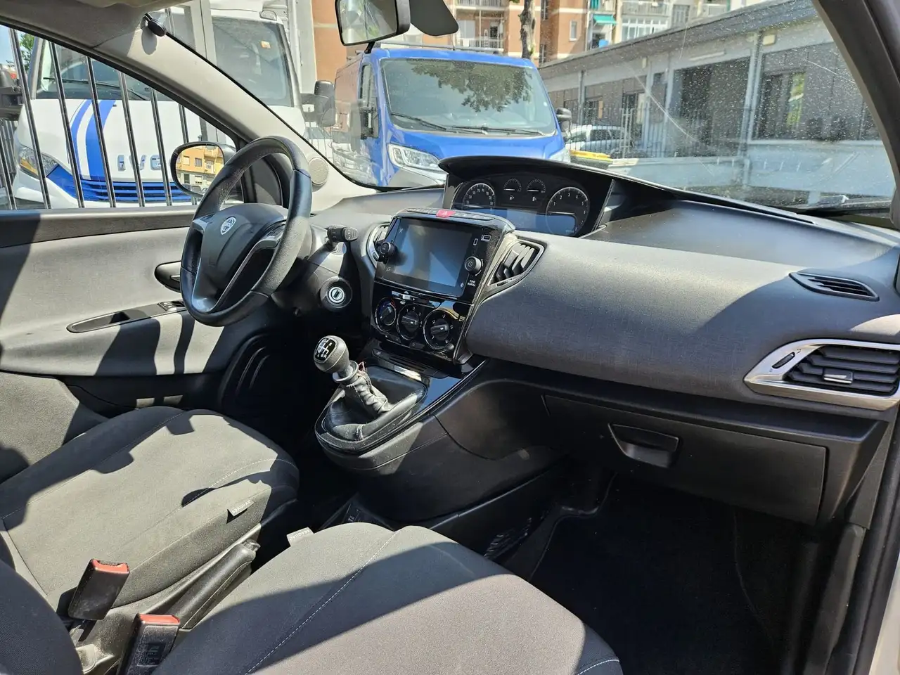 Lancia Ypsilon 2021 — фото 11