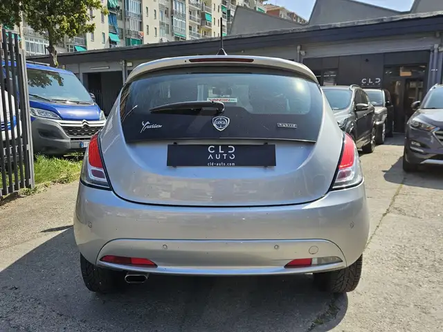 Lancia Ypsilon view 5
