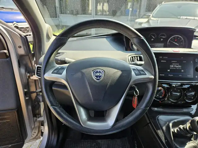 Lancia Ypsilon view 14