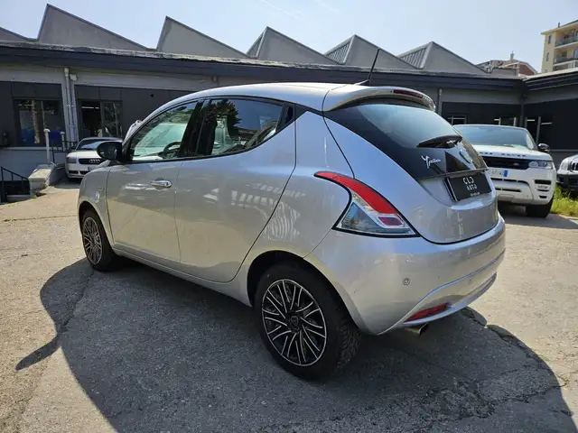 Lancia Ypsilon view 6