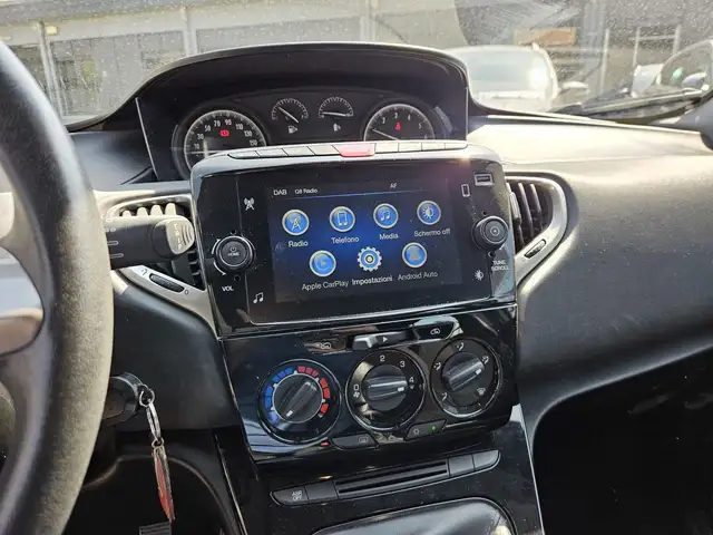 Lancia Ypsilon view 15