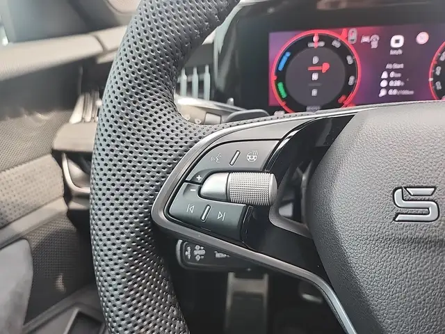 Skoda Superb view 11
