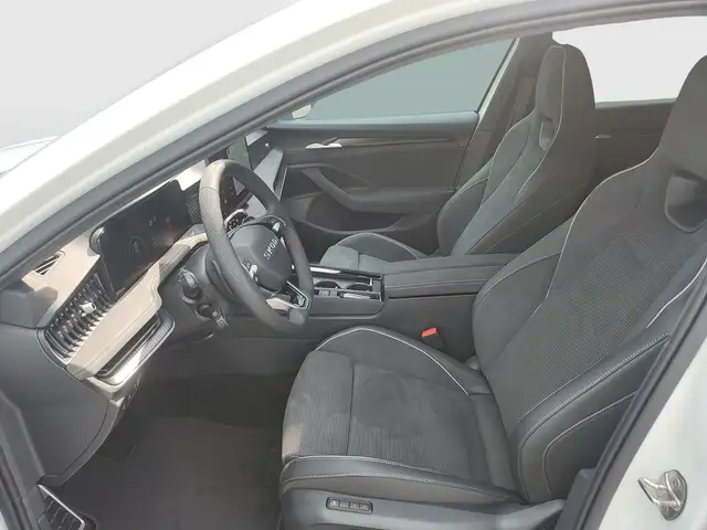 Skoda Superb view 8