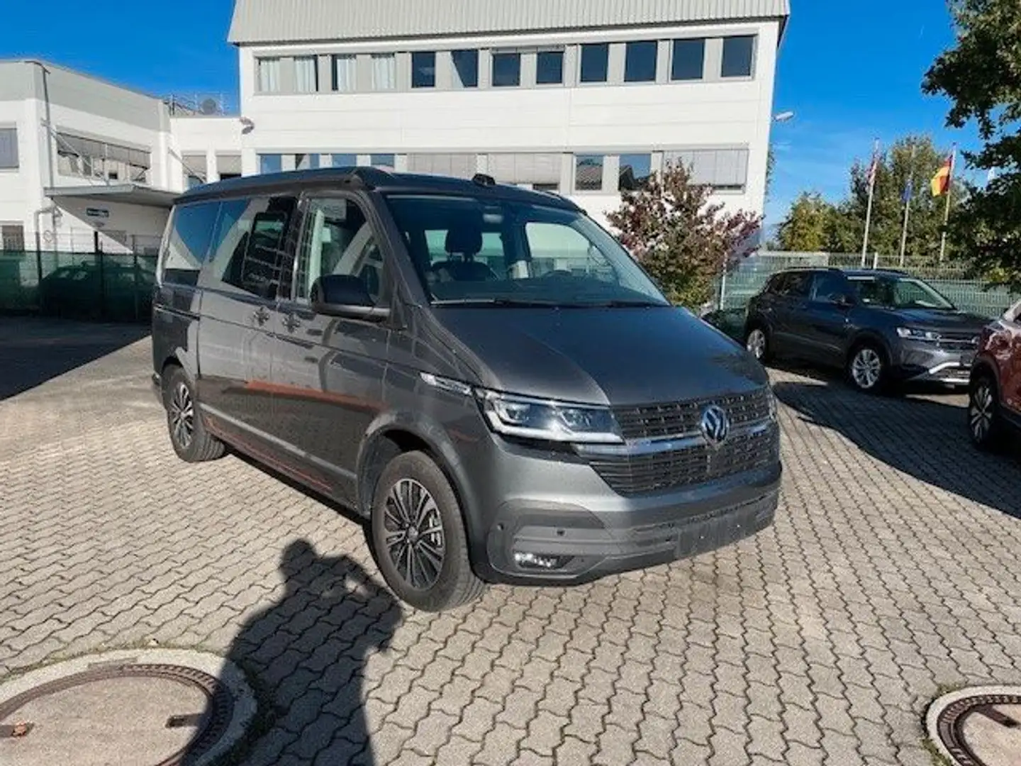 Volkswagen T6 California T6.1 California Beach Tour Ed Allrad Kamera AHK Gris - 2