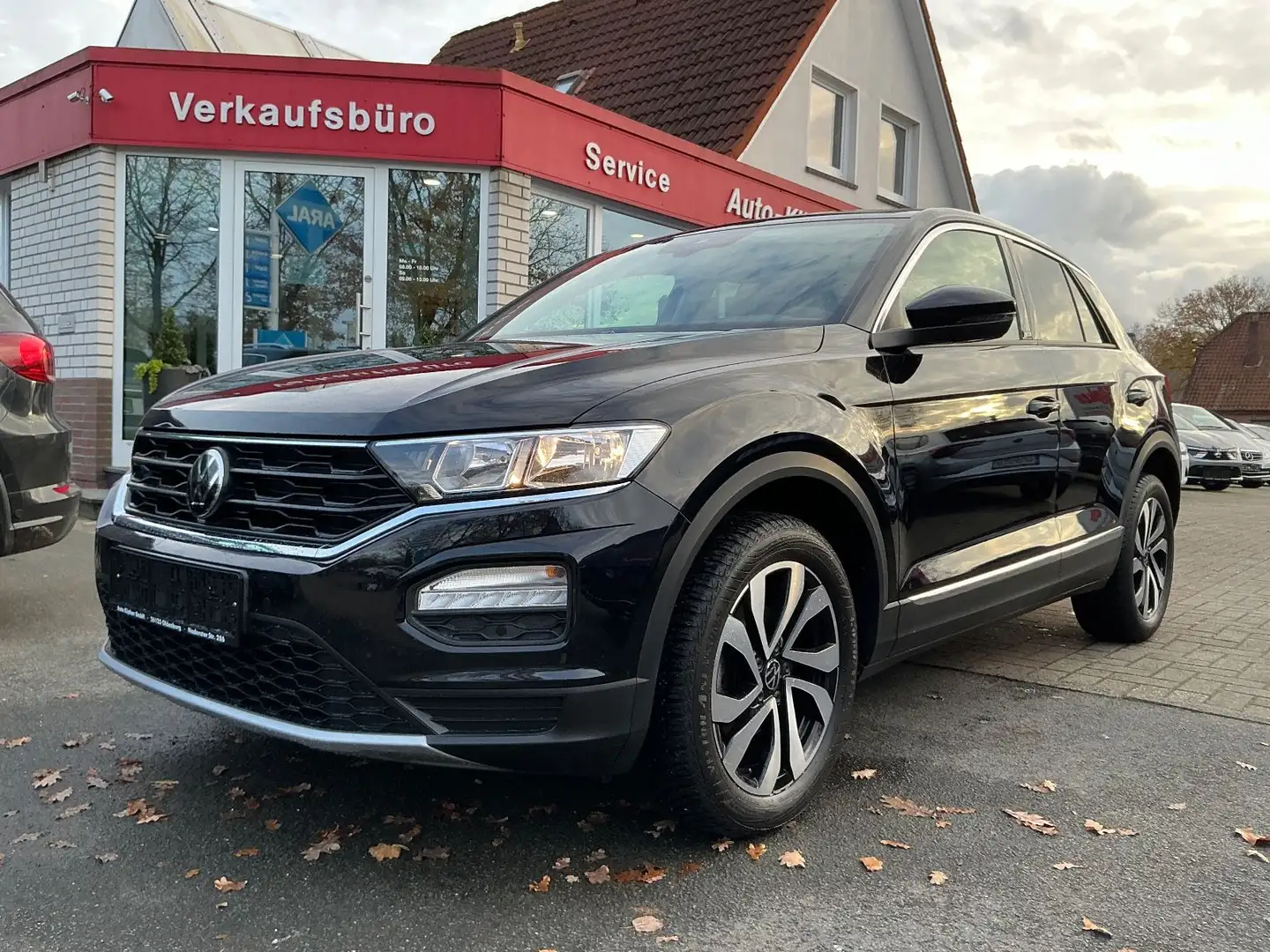 Volkswagen T-Roc Active 1.0 TSI SHZ BT NAVI CarPlay Noir - 1