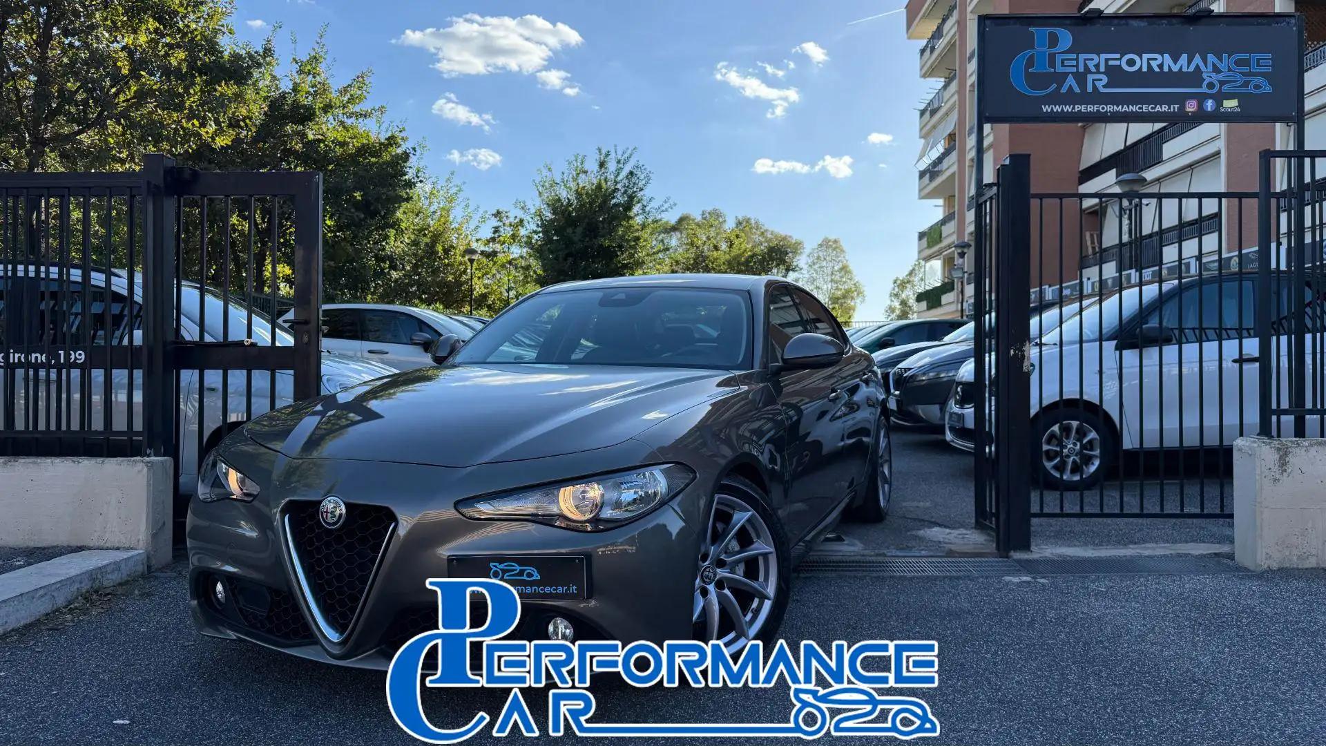 Alfa Romeo Giulia 2.2TURBODIESEL 150CV AT8 SUPER*24M.G*CL18*NAVI*PDC Gris - 1