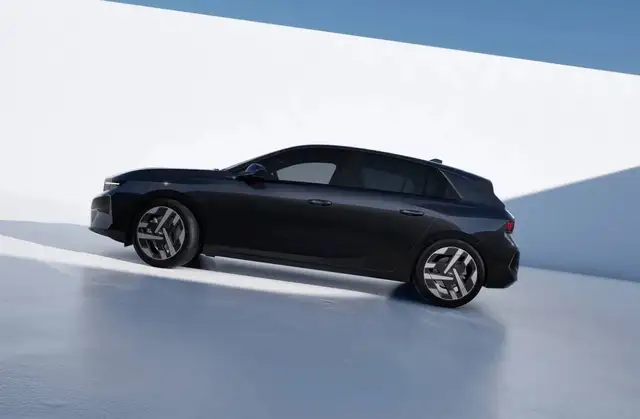 Opel Astra view 8