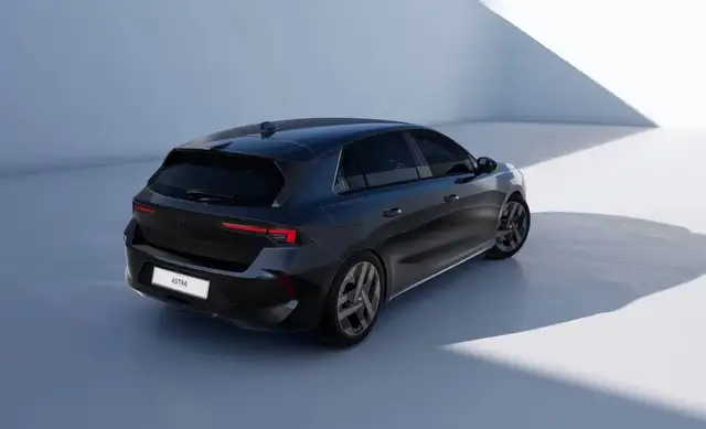 Opel Astra view 5