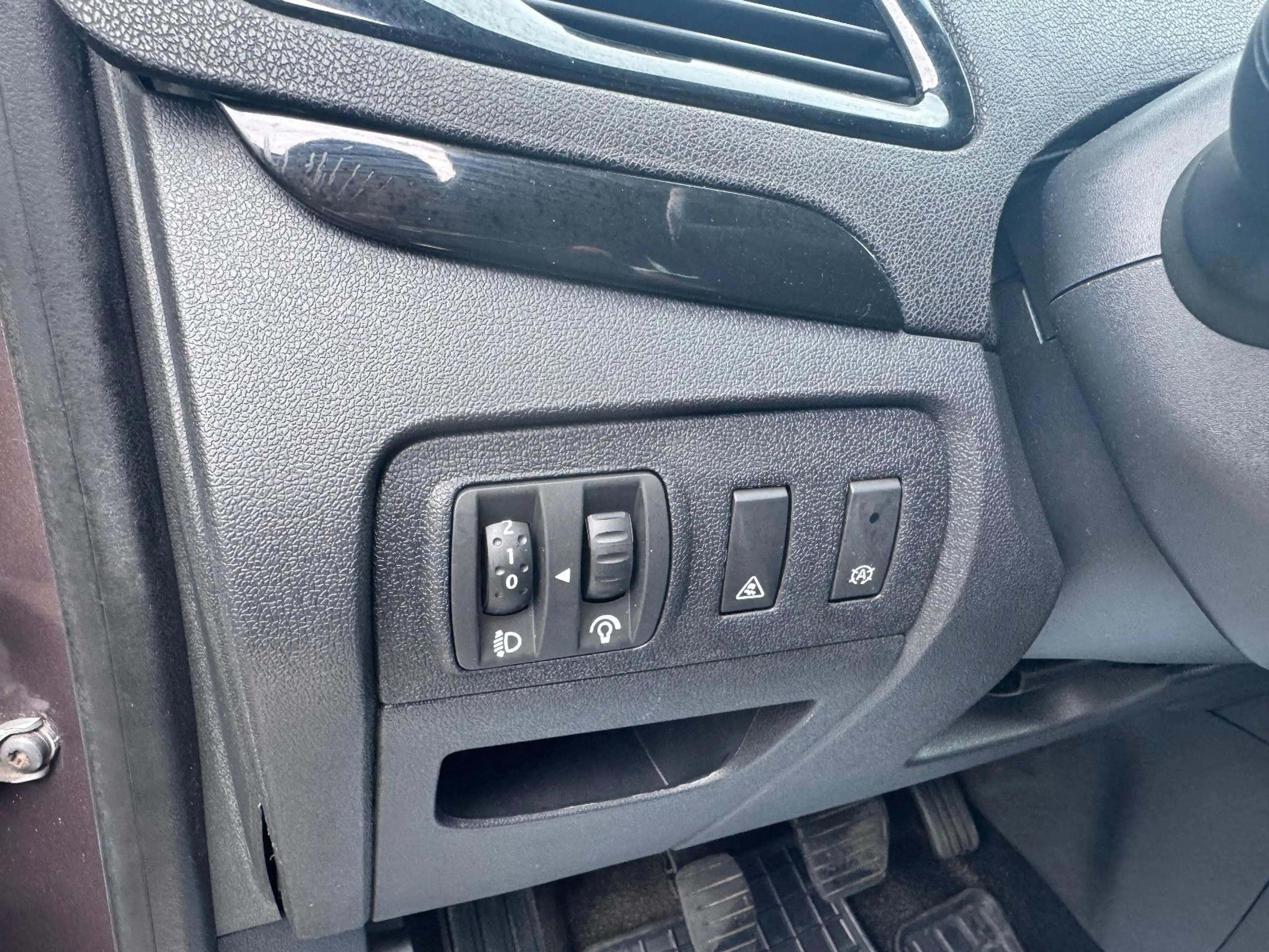 Renault Grand Scenic BOSE*KAMERA*7.SITZE*KETTE NEU*LEDER — photo 15