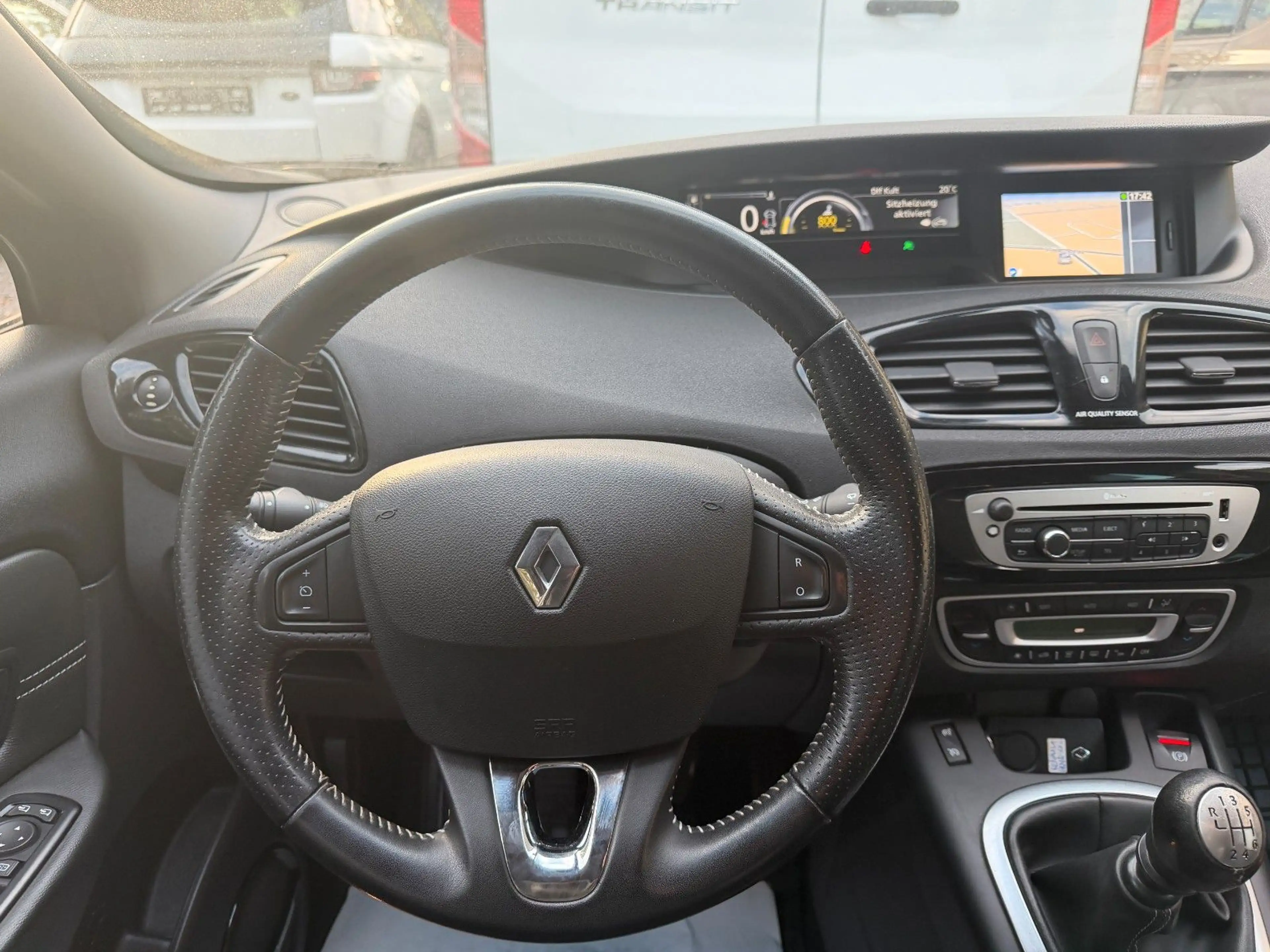 Renault Grand Scenic BOSE*KAMERA*7.SITZE*KETTE NEU*LEDER — photo 12