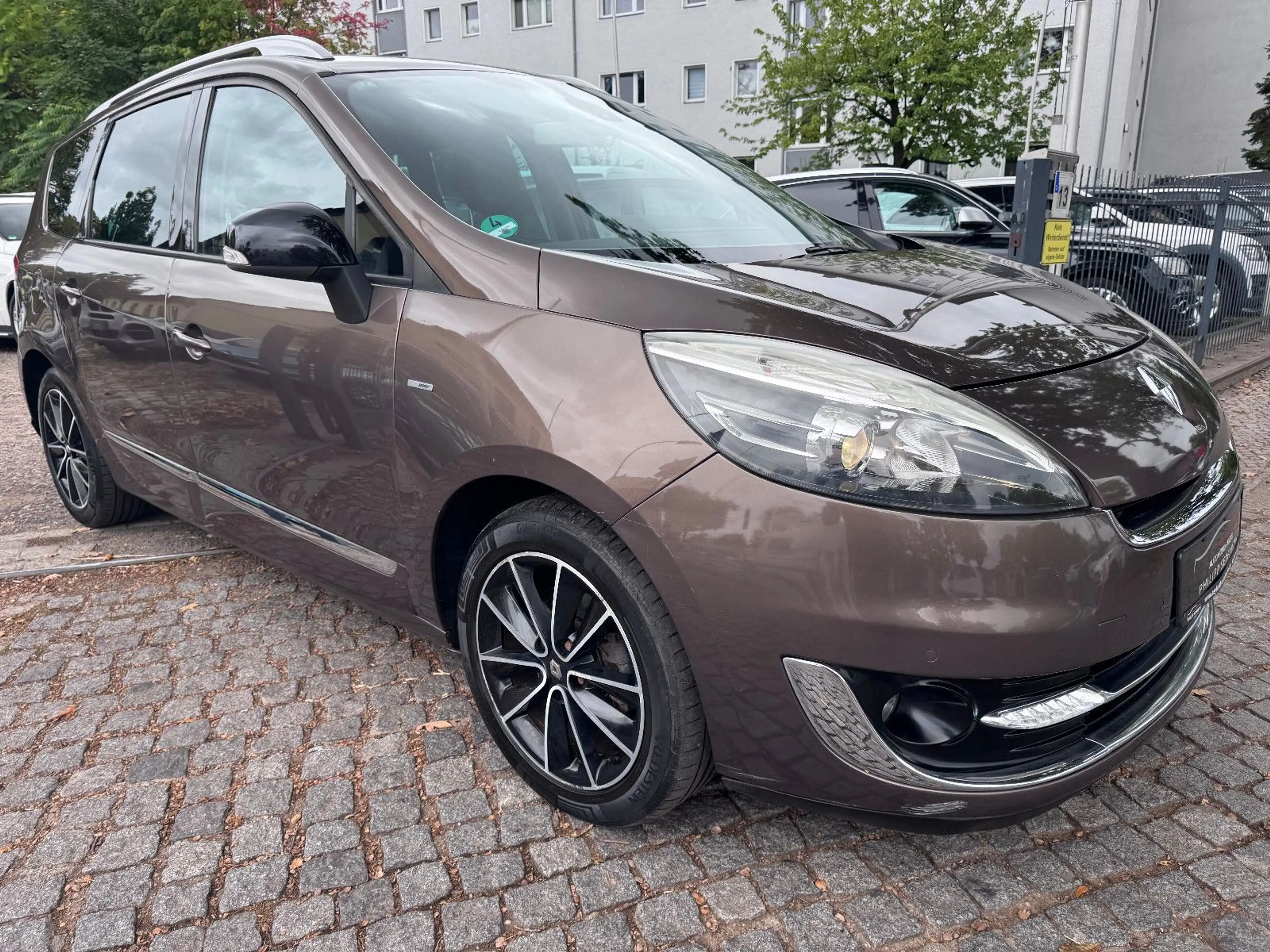Renault Grand Scenic BOSE*KAMERA*7.SITZE*KETTE NEU*LEDER — photo 5