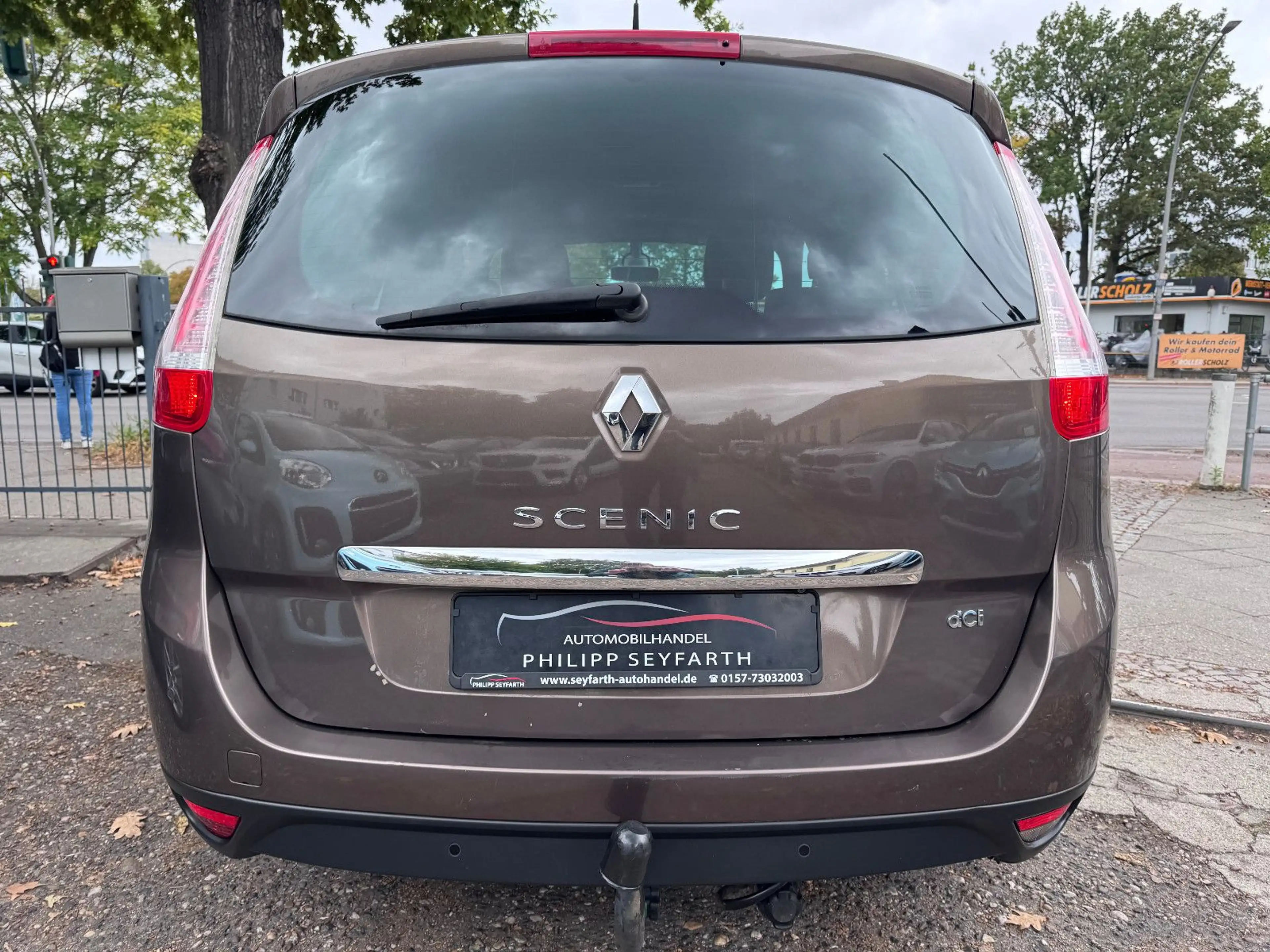 Renault Grand Scenic BOSE*KAMERA*7.SITZE*KETTE NEU*LEDER — photo 6