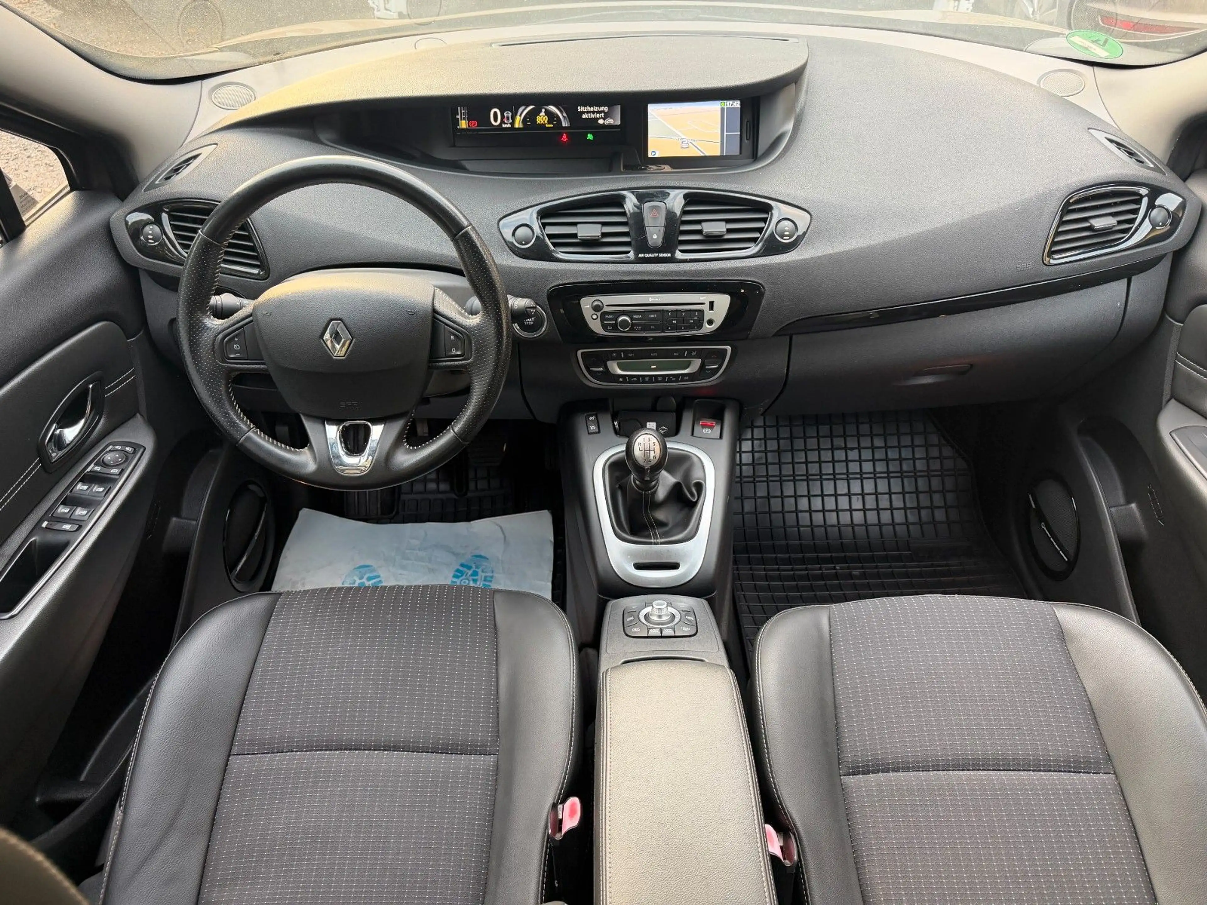 Renault Grand Scenic BOSE*KAMERA*7.SITZE*KETTE NEU*LEDER — photo 10