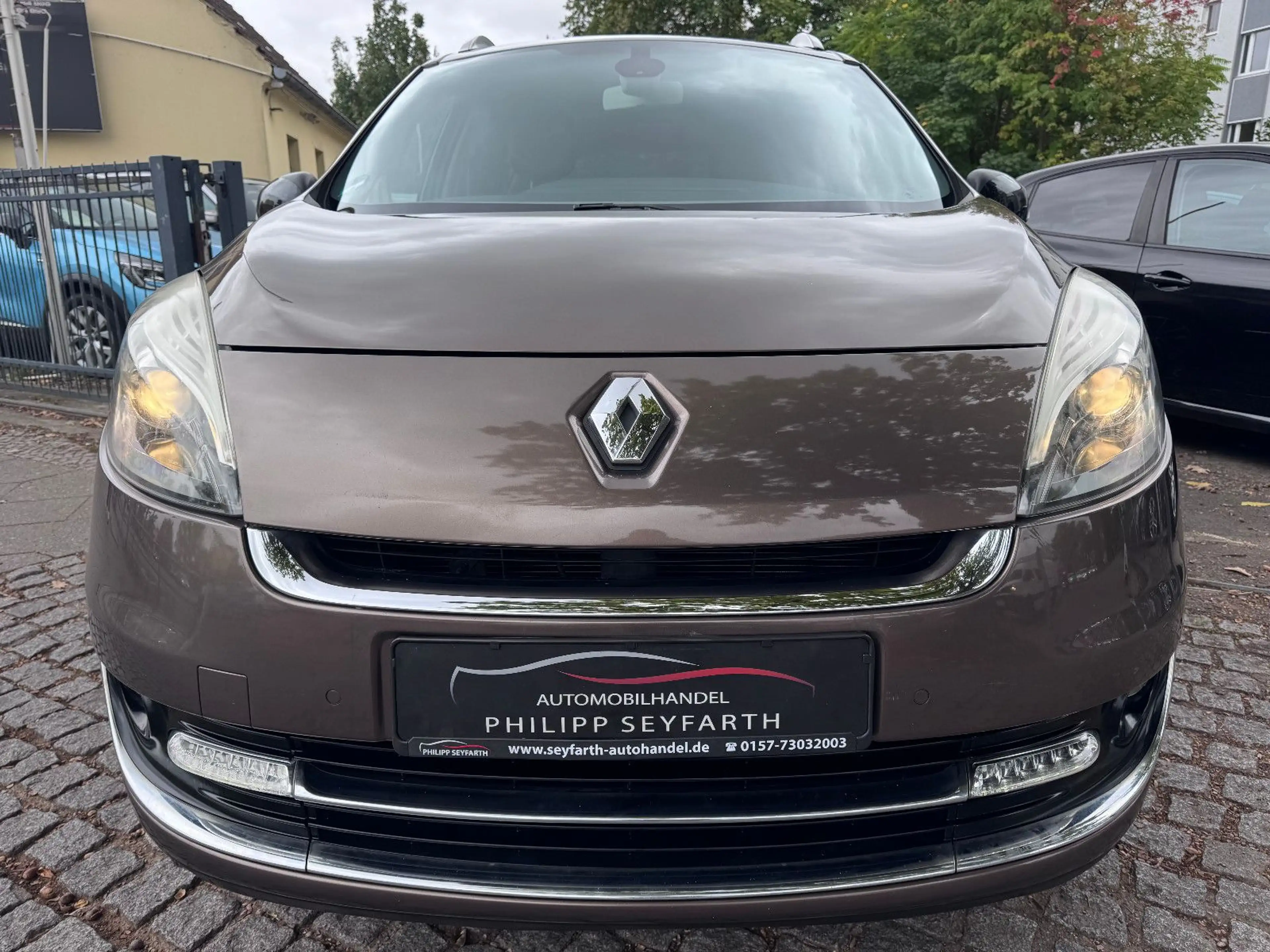 Renault Grand Scenic BOSE*KAMERA*7.SITZE*KETTE NEU*LEDER — photo 4