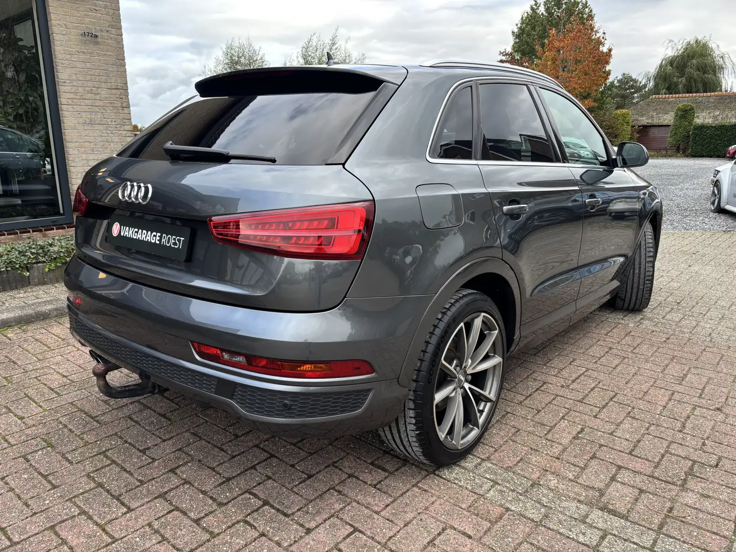 Audi Q3 1.4 TFSI Automaat CoD Sport 2x S-Line Trekhaak / N Gris - 2