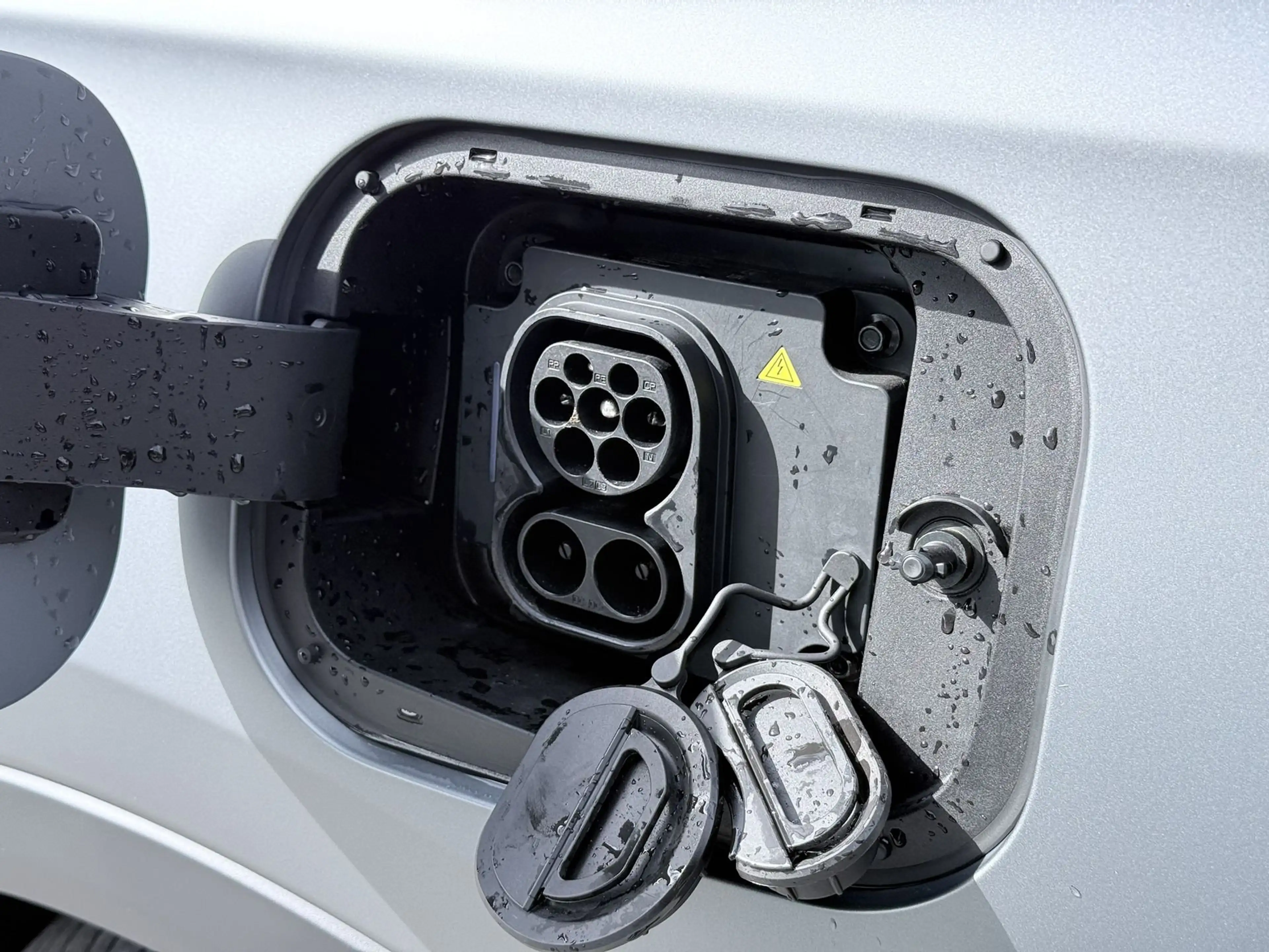 Omoda 9 PHEV Premium — photo 4