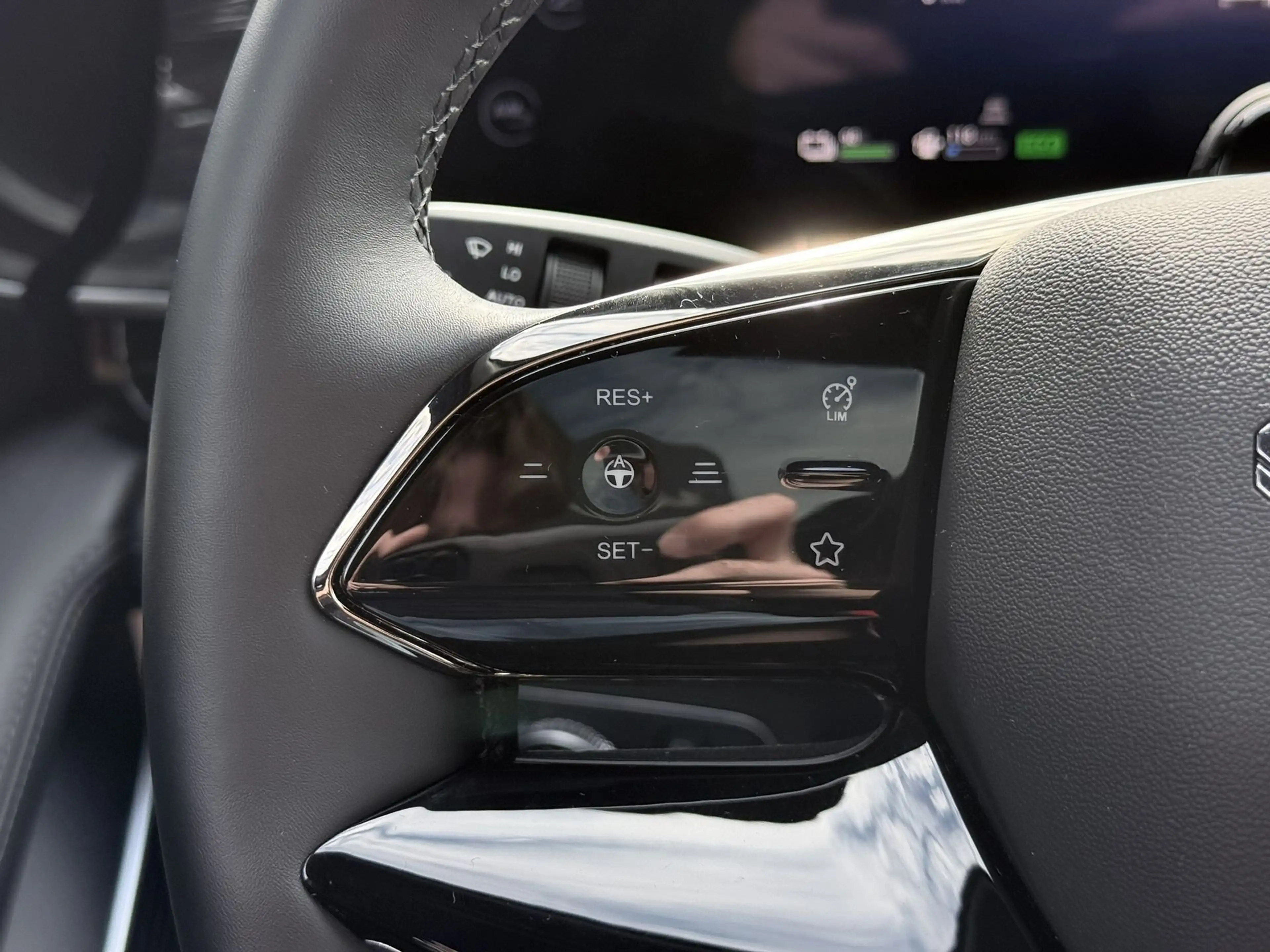 Omoda 9 PHEV Premium — photo 13