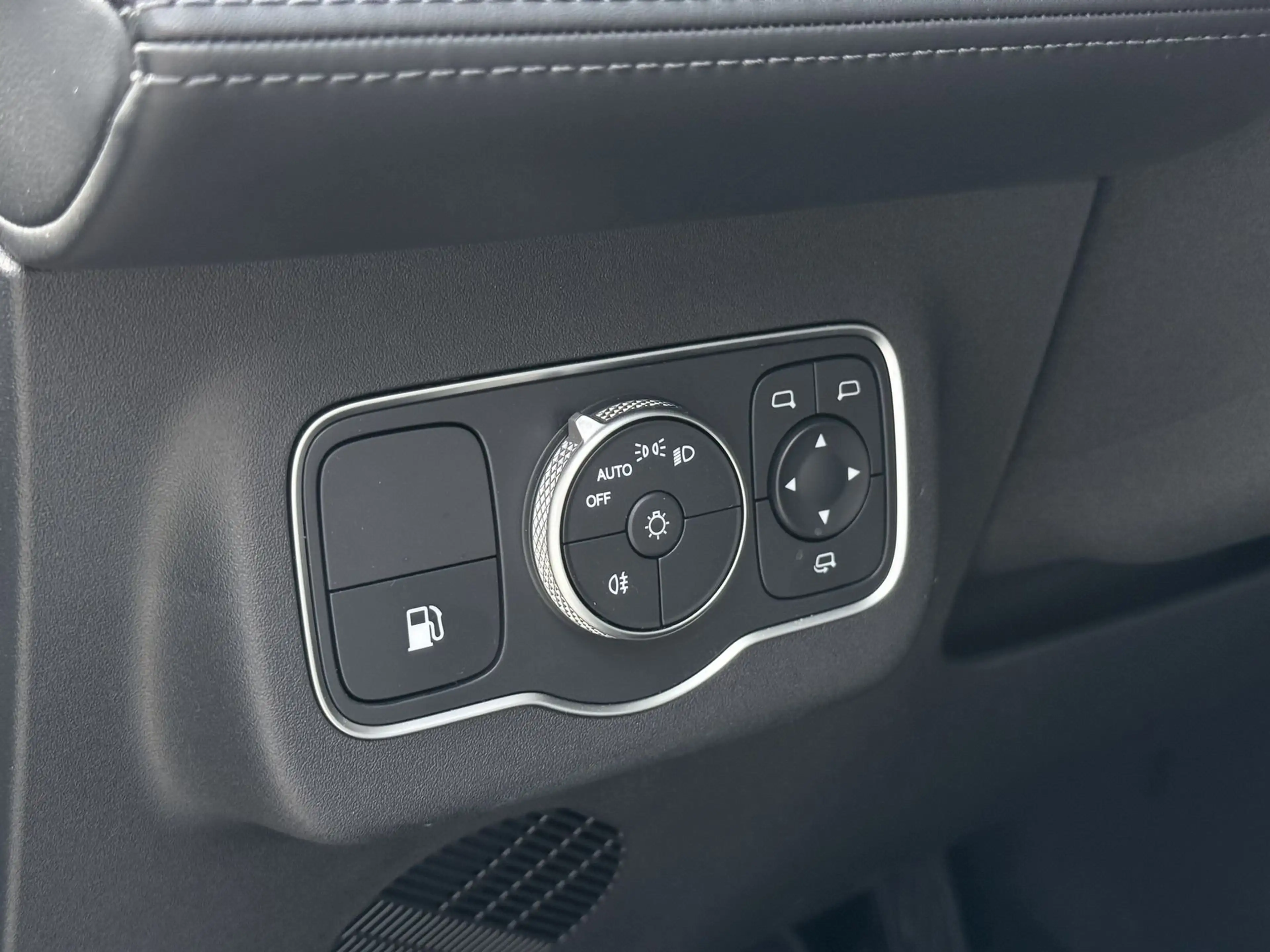 Omoda 9 PHEV Premium — photo 8