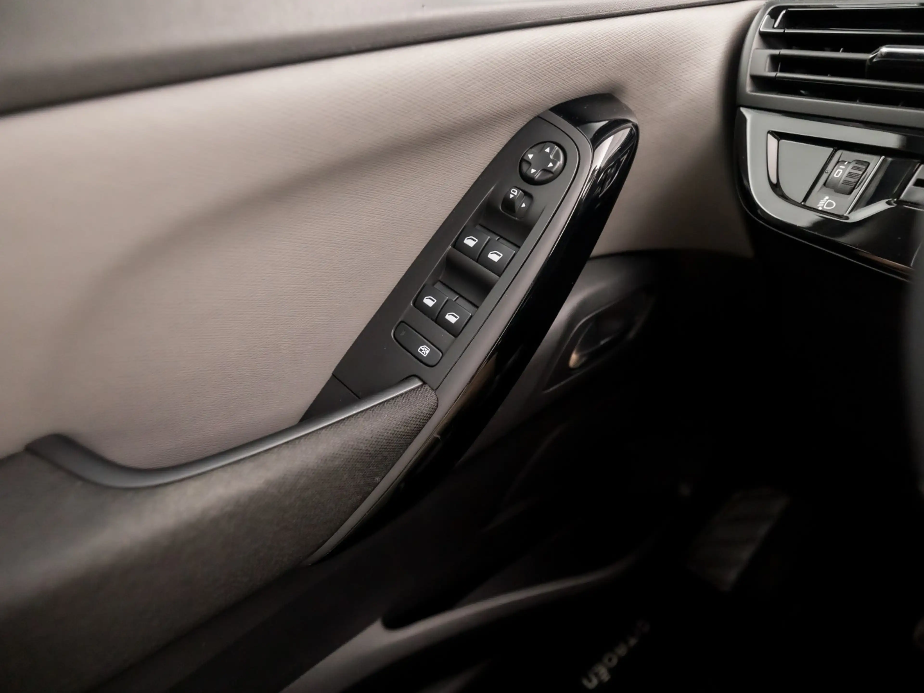 Citroen Grand C4 Picasso 1.2 PureTech Sport 7 Persoons Automaat (APPLE CARP — photo 24