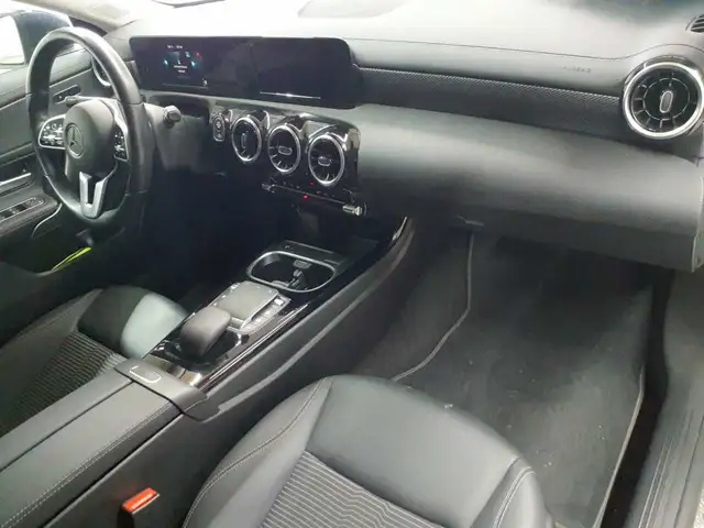 Mercedes-Benz Cla view 9