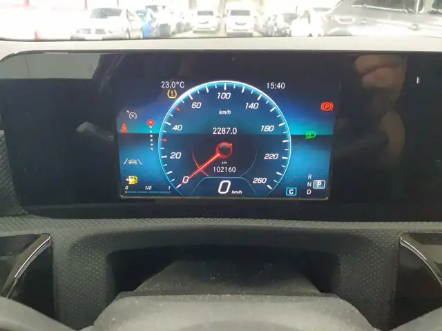 Mercedes-Benz Cla view 11