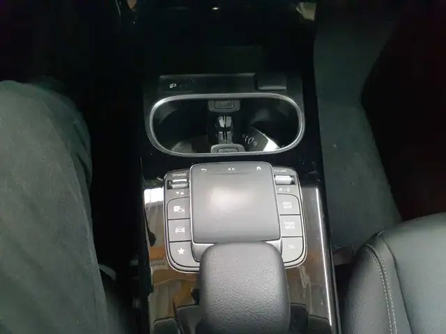 Mercedes-Benz Cla view 10