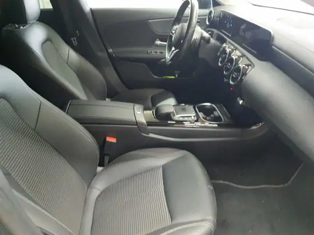 Mercedes-Benz Cla view 8