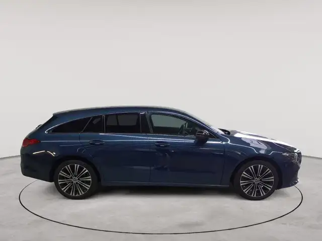 Mercedes-Benz Cla view 3