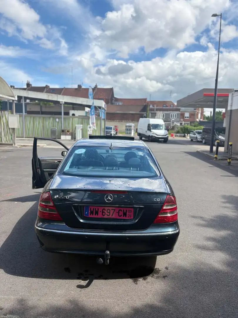 Mercedes-Benz CE 220 - 1
