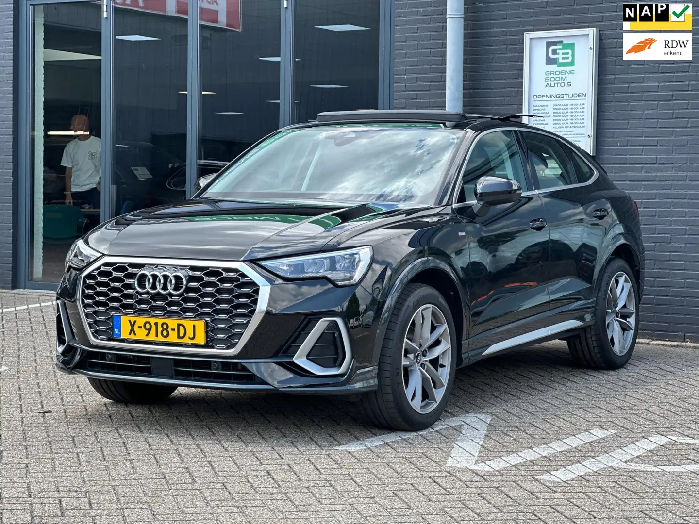 Audi Q3 Sportback 35 TFSI S edition/PANO-DAK/CAMERA/LED/di Zwart - 1