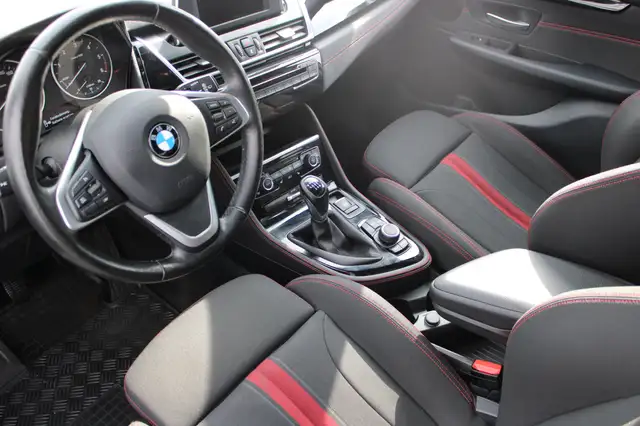 BMW 2 Series view 7