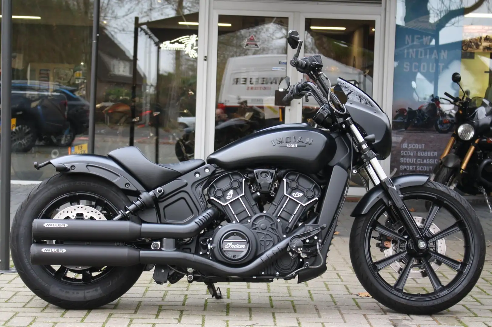 Indian Scout Chopper 69 Rogue , 24 maanden garantie ,Inruil Mog Zwart - 1