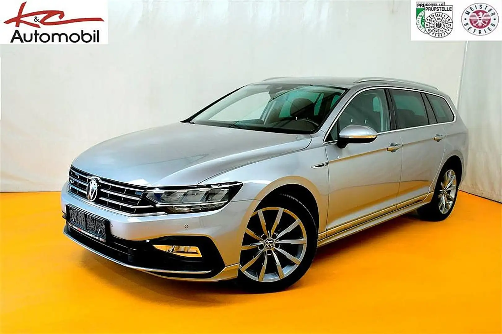 Volkswagen Passat Variant Elegance 2,0 SCR TDI DSG Silber - 1