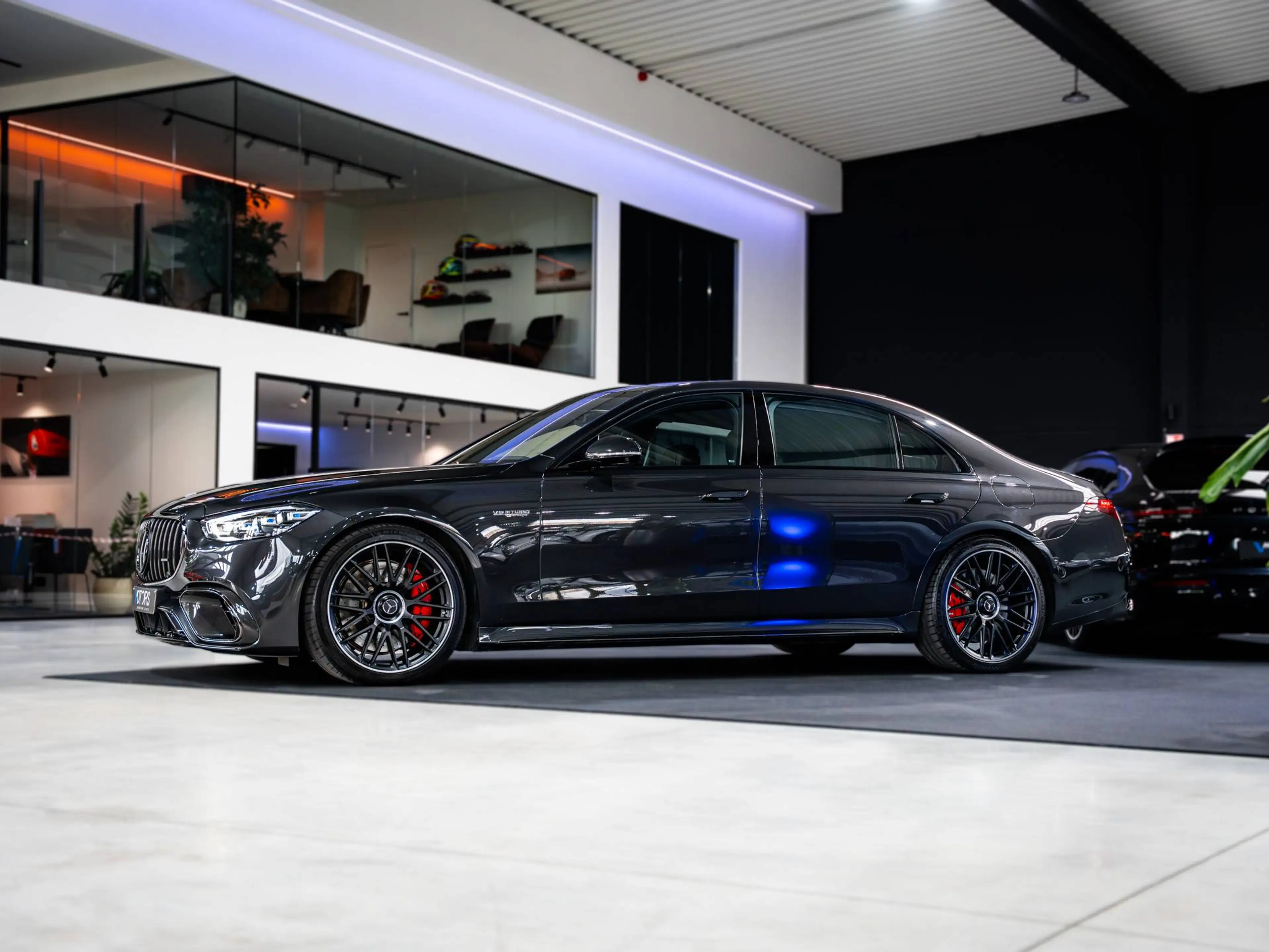 Mercedes-Benz S 63 AMG 4-MATIC E Performance - Long - Carbon - HUD - Burmester High-End - Rear Steering - Massage — photo 2