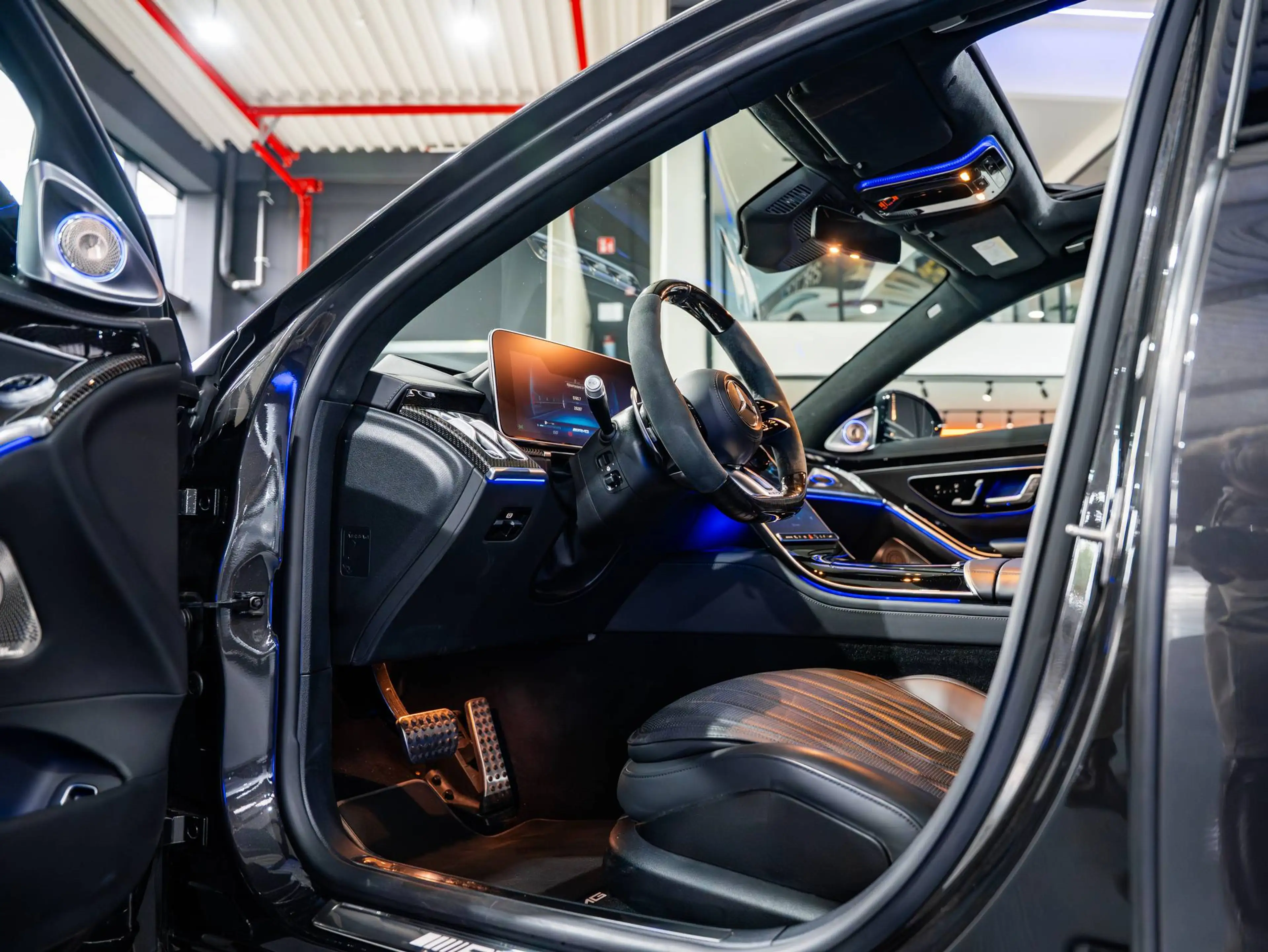 Mercedes-Benz S 63 AMG 4-MATIC E Performance - Long - Carbon - HUD - Burmester High-End - Rear Steering - Massage — photo 10