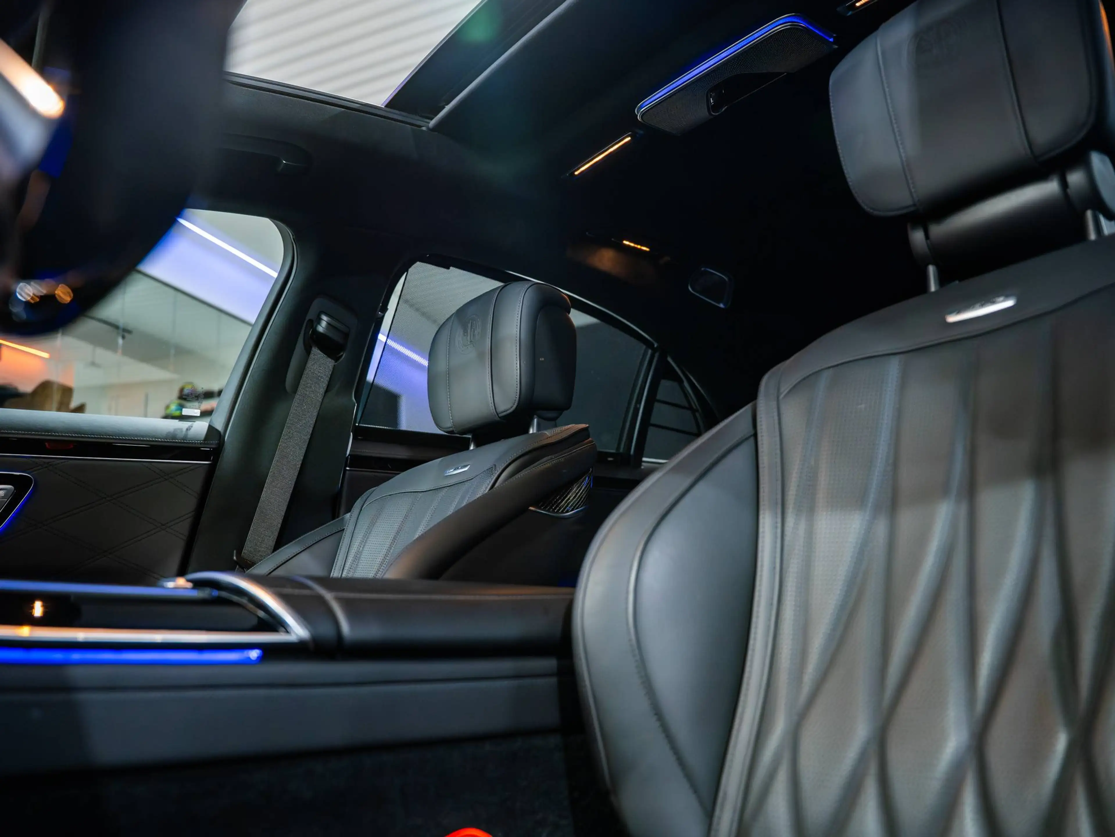 Mercedes-Benz S 63 AMG 4-MATIC E Performance - Long - Carbon - HUD - Burmester High-End - Rear Steering - Massage — photo 13