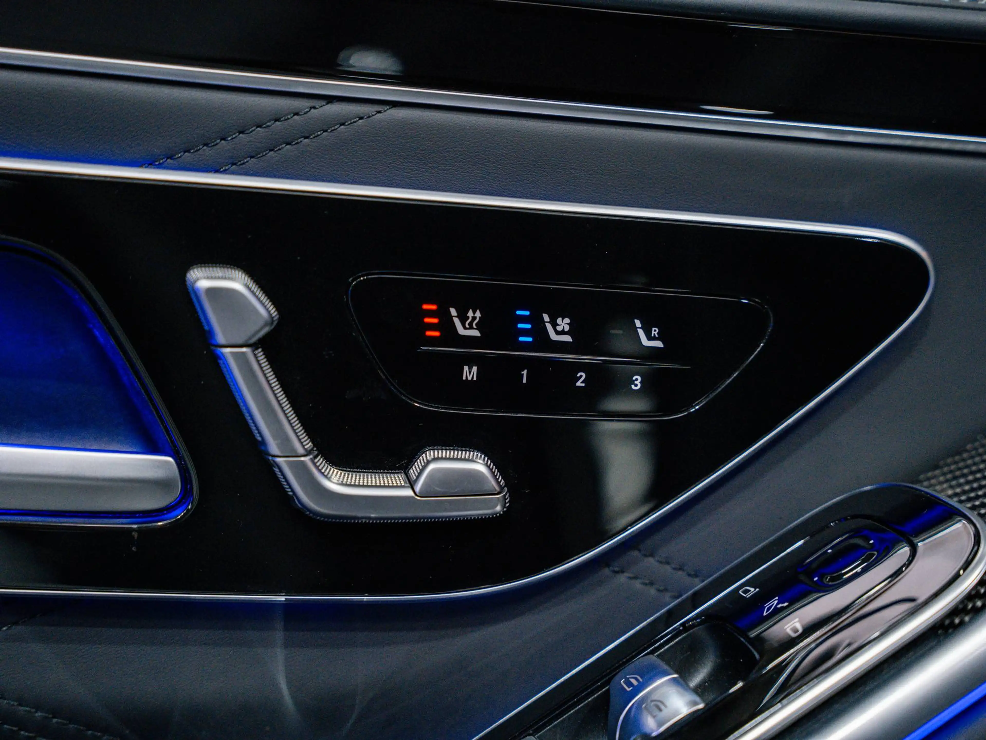 Mercedes-Benz S 63 AMG 4-MATIC E Performance - Long - Carbon - HUD - Burmester High-End - Rear Steering - Massage — photo 11