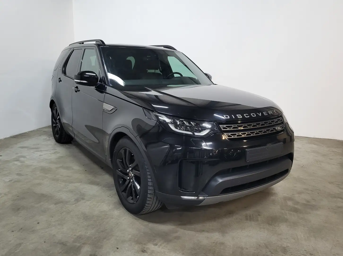 Land Rover Discovery 2.0 SD4 HSE LIMITED VICTORINOX NR 47/60 7 PLACES Zwart - 2
