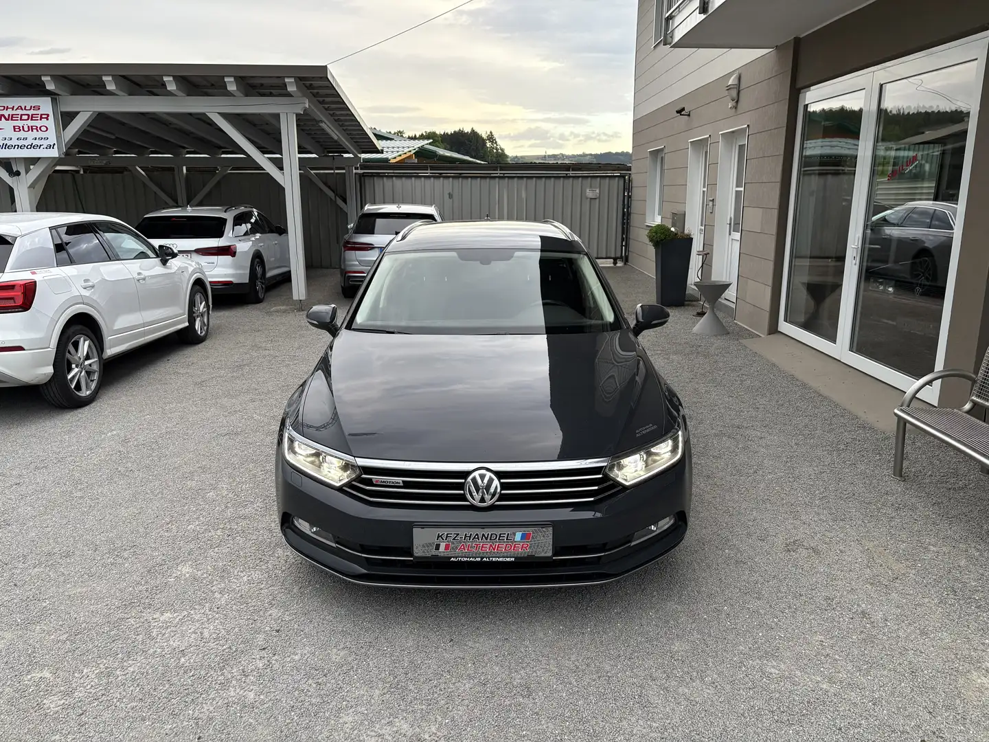 Volkswagen Passat Variant Highline TDI 4Motion DSG *LED*VIRTUAL*CARPLAY*ACC* Grau - 2