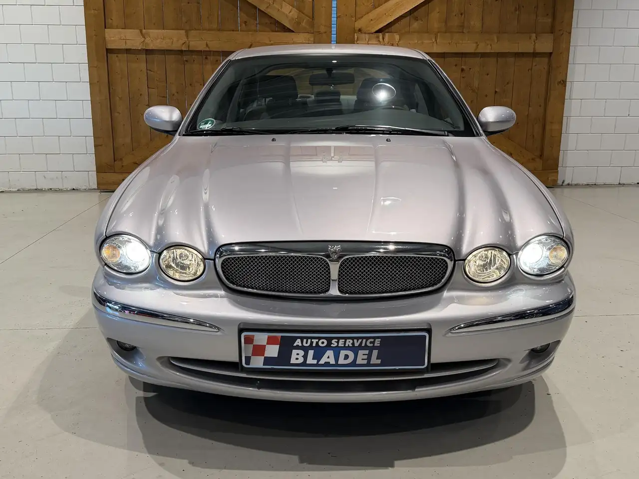 Jaguar X-Type 2.5 V6 Executive Youngtimer Nieuwstaat, foto 2
