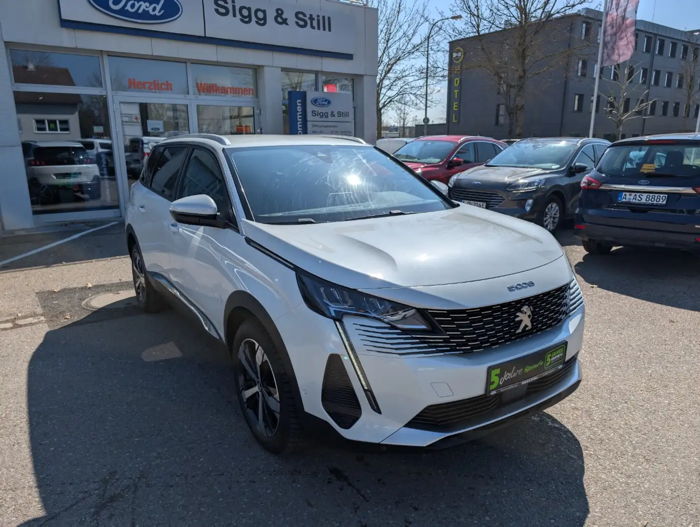 Peugeot 5008 PureTech 130 Allure 7-SITZ*NAV*SHZ*EL-KLAPPE White - 2