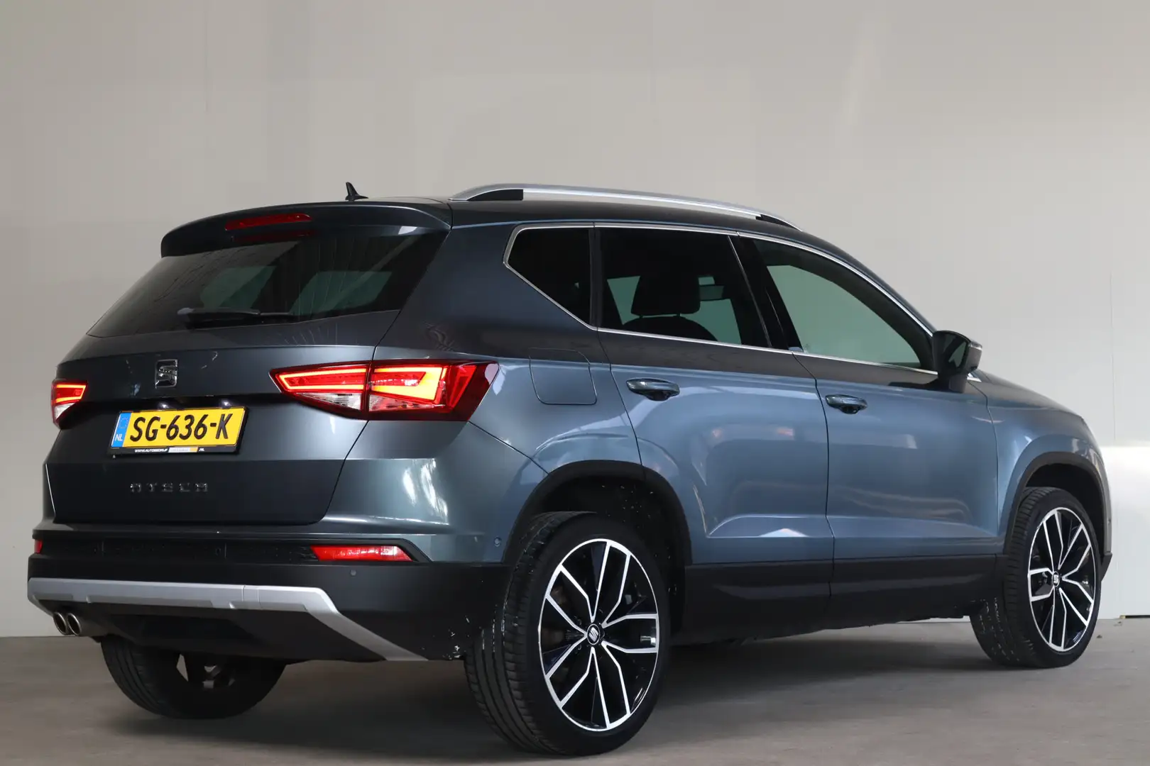 SEAT Ateca 1.4 EcoTSI Xcellence - NL- Auto!! Camera 360 I App Šedá - 2