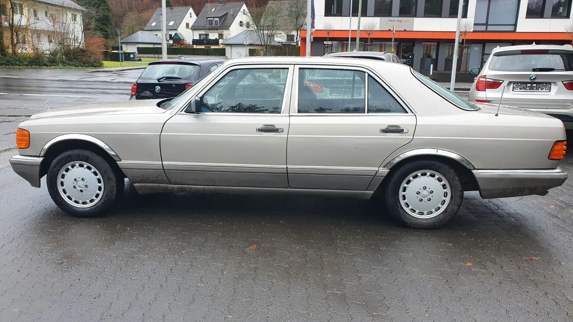 Mercedes-Benz 260 SE W126, Schiebedach, H- Kennzeichen Arany - 2