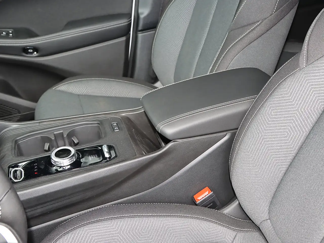 Jeep Cherokee снимка Jeep Cherokee
