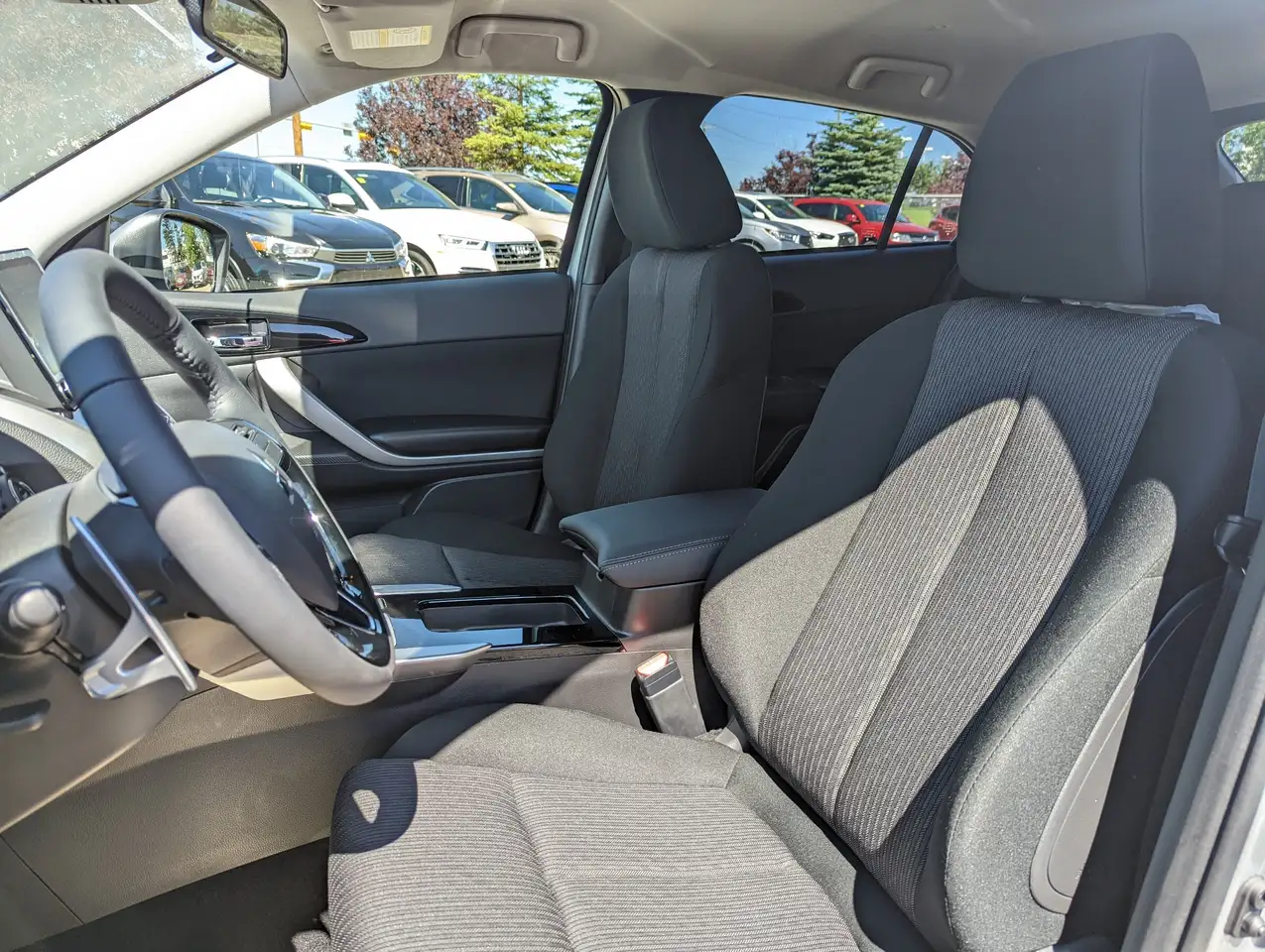 Mitsubishi Eclipse Cross снимка Mitsubishi Eclipse Cross