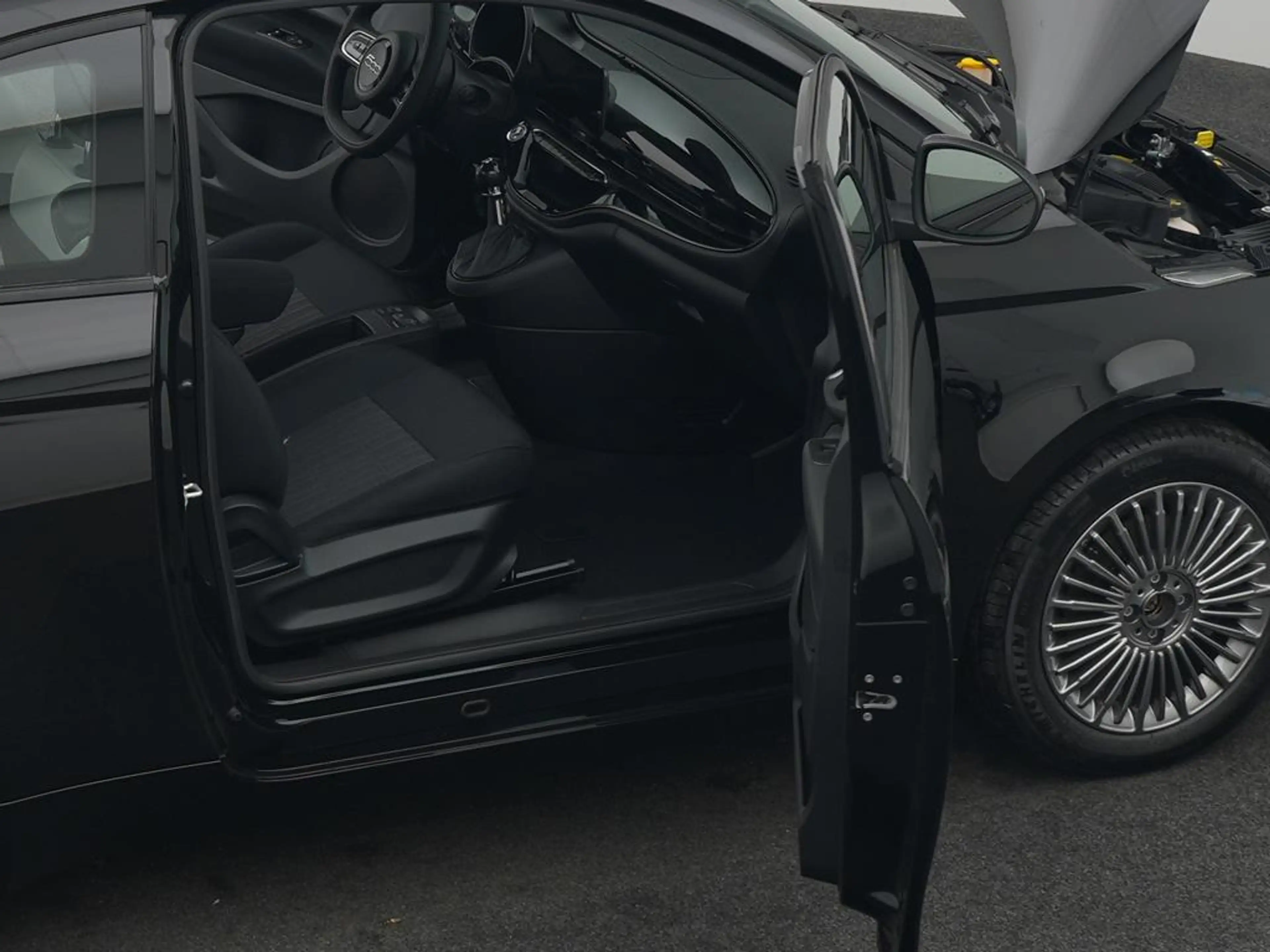 Fiat 500 Benzin Icon + Komfort Paket light — photo 13