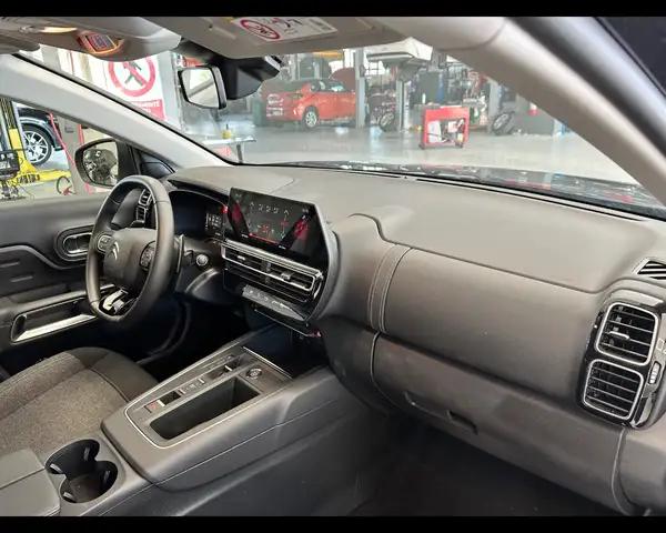 Citroen C5 Aircross view 11