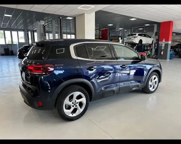 Citroen C5 Aircross view 3