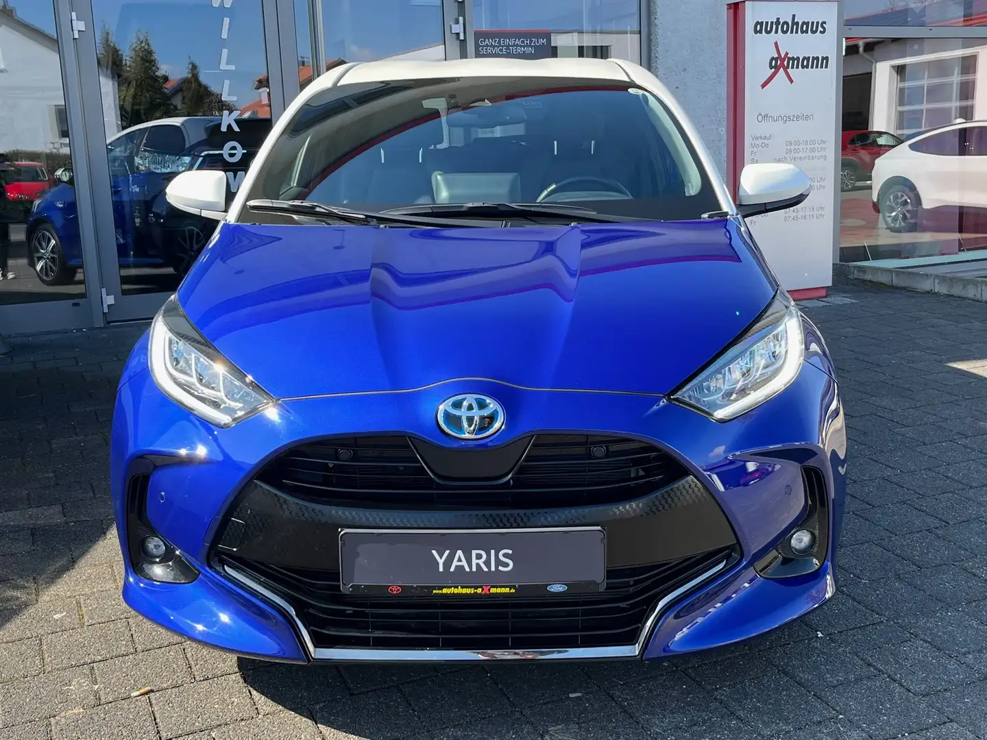 Toyota Yaris Hybrid 1.5 VVT-i Style Bi Tone Teilleder HUD EPS Bleu - 2
