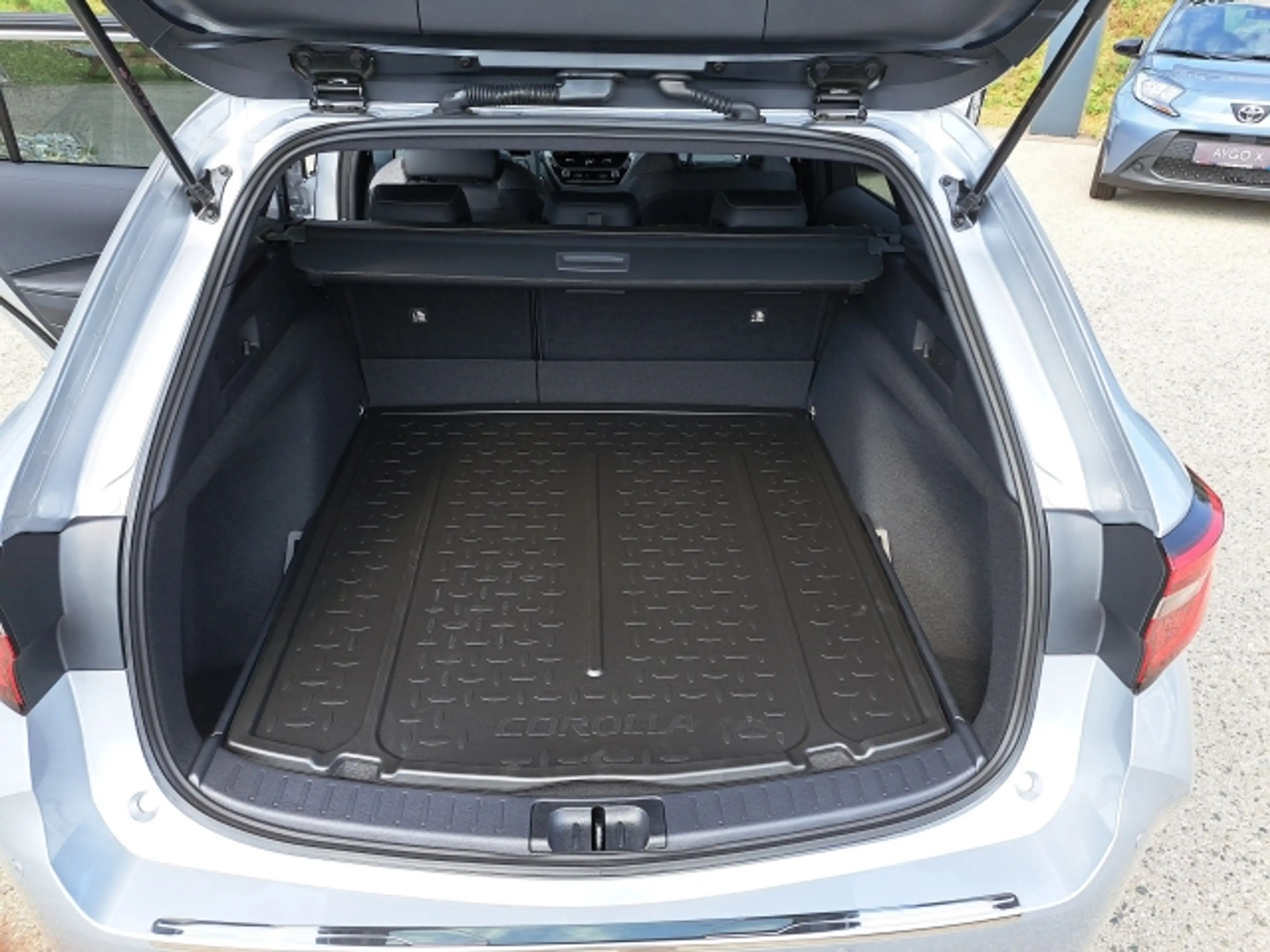 Toyota Corolla Corolla 1,8 HSD TS A — photo 10